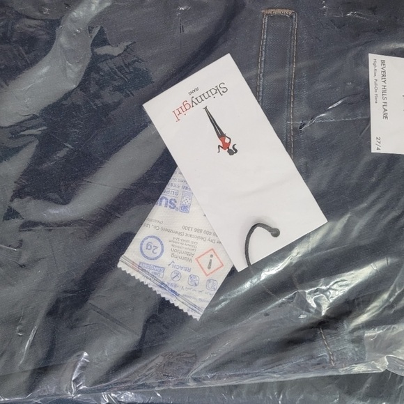 Skinnygirl High Rise Beverly Hills Pull-On Flare Dark Blue Jeans - Picture 9 of 9